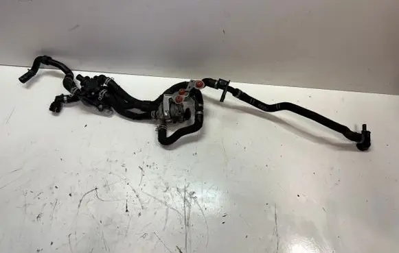 Audi E-tron GT Engine coolant pipe/hose 9J1965567F 9J1906459A 9J1815566B