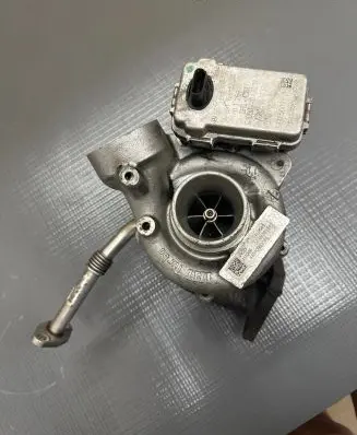 Mercedes-Benz E W212 Turbo A6510900086 111006 043814