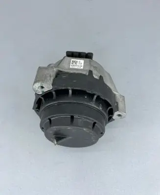 BMW 5 G30 G31 Engine mount bracket 6860512