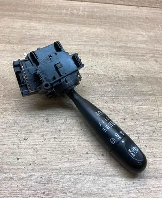 Toyota Yaris Wiper control stalk 173647