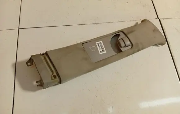 Toyota Avensis Verso (B) pillar trim (top) 7313530050