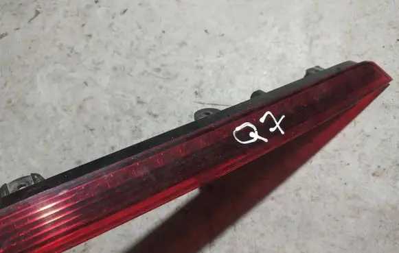 Audi Q7 4L Third/center stoplight 4L0945097