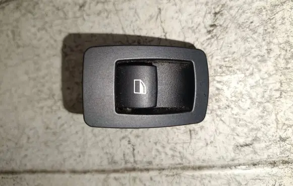 BMW 3 E90 E91 Electric window control switch 6935534