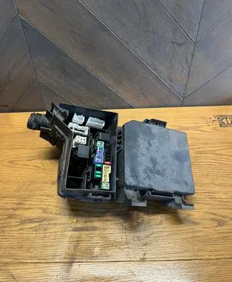 Nissan Qashqai Fuse box set 24383JD00A 319136024