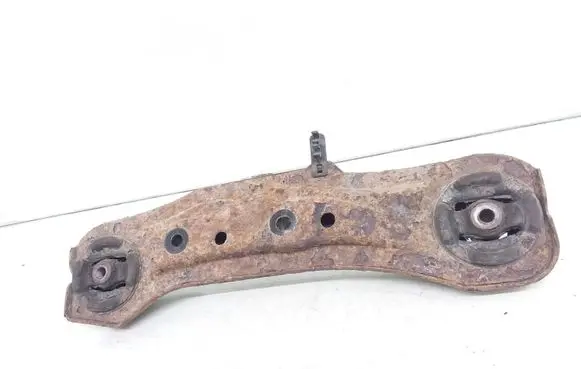 Honda CR-V Rear differential/diff mount bracket 