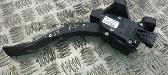 Mitsubishi Colt Accelerator throttle pedal A4543000204 6PV008866-01