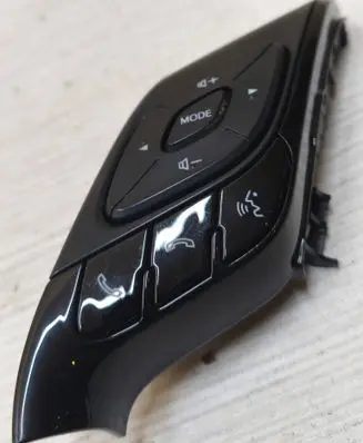Toyota C-HR I Steering wheel buttons/switches 75J388