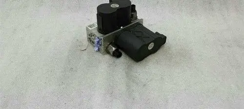 Mercedes-Benz S W221 Hydraulic servotronic pressure valve A2213200358