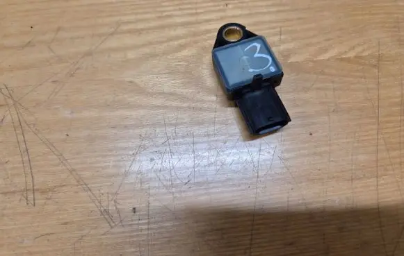 Dodge Nitro Airbag deployment crash/impact sensor P04896065AA 39754C TC5ME053751403