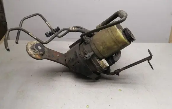 Opel Vectra C Power steering pump 