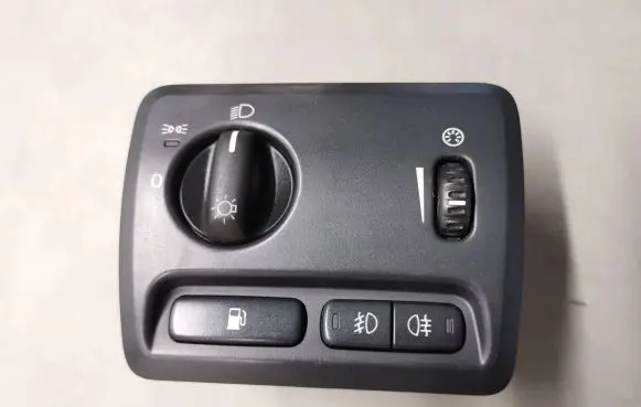 Volvo XC90 Light switch 8697221