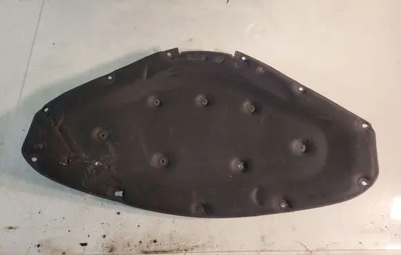 Engine bonnet/hood sound/heat insulation