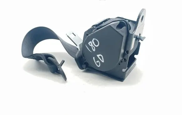 BMW 4 F32 F33 Rear seatbelt S3725939101