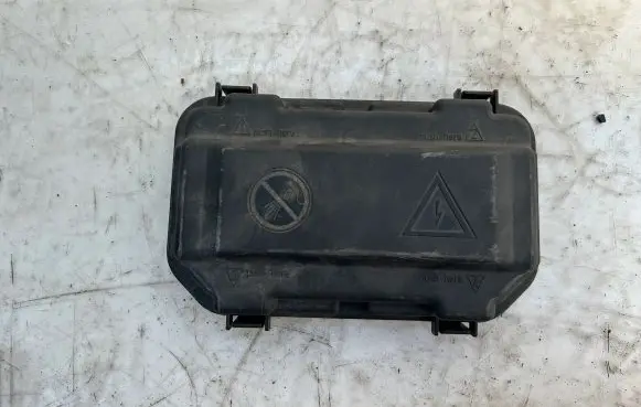 BMW M4 F82 F83 Fuse box cover 9224872