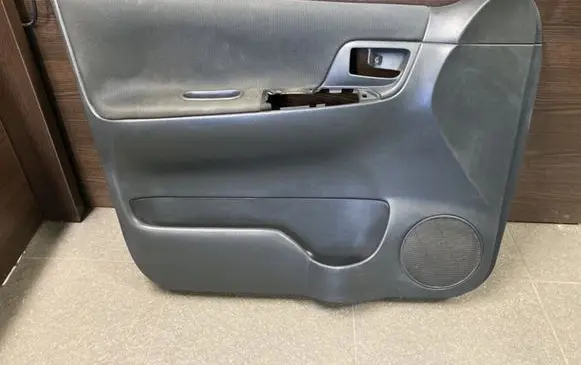 Toyota Corolla Verso E121 Front door card panel trim 6761213150