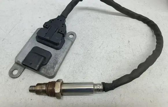 Mercedes-Benz E W212 Lambda probe sensor A0009051412 0009051412