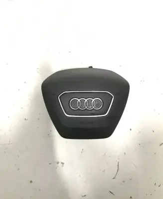 Audi e-tron Steering wheel airbag