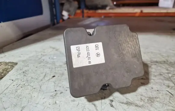 Mercedes-Benz E W212 ABS Pump A2124310148