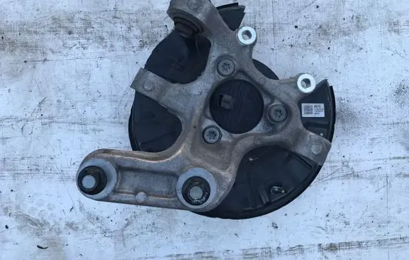 Rear wheel hub