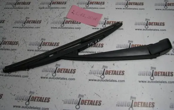 Rear wiper blade arm