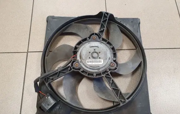 Volkswagen Up Electric radiator cooling fan 1S0121207D