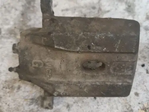Toyota Prius (XW20) Front brake caliper