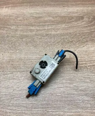 BMW 5 F10 F11 Aerial antenna amplifier 6990090 21367510