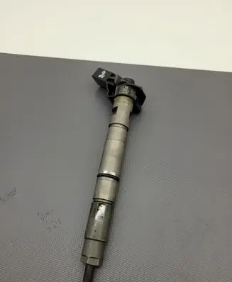 Audi A5 8T 8F Fuel injector 0445115058 057130277AG
