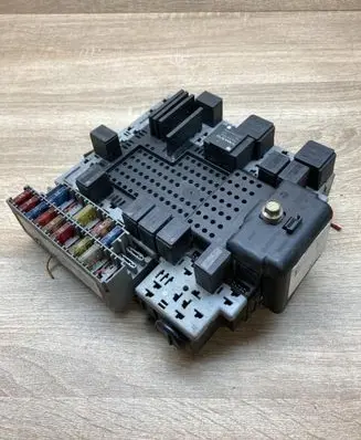 Volvo V70 Fuse module 8645729 8688153 8622520