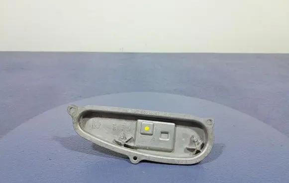 Dacia Sandero Voltage converter/converter module 00218061