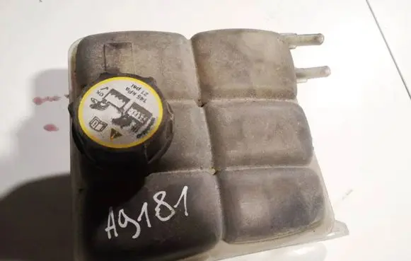 Volvo V50 Coolant expansion tank/reservoir 3m5h8k218
