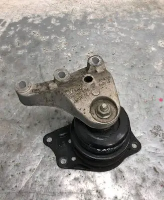 Skoda Rapid (NH) Engine mounting bracket 6R0199185ABILI 6R0199185A