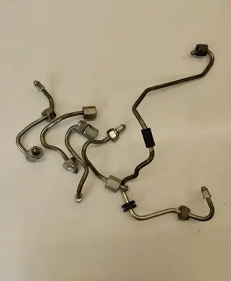 Fuel injector supply line/pipe