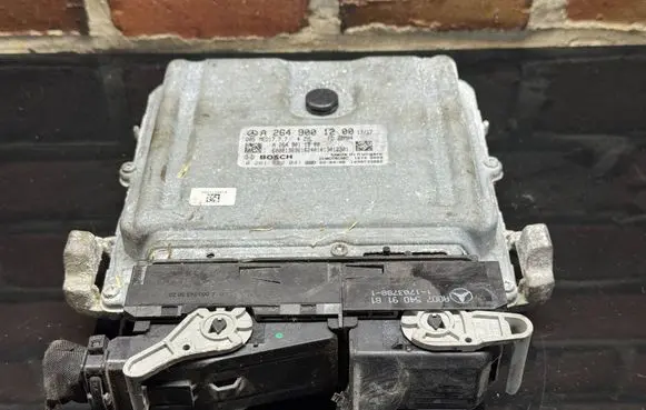 Mercedes-Benz B W246 W242 Engine control unit/module A2649001200 0261S22041