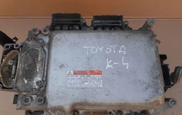 Toyota RAV 4 (XA40) Voltage converter inverter G927078010