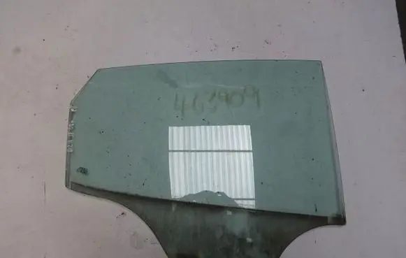 Seat Ibiza IV (6J,6P) Rear door window glass