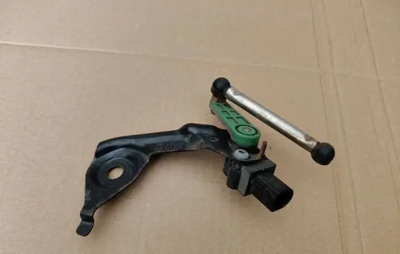 Audi A4 S4 B8 8K Rear air suspension level height sensor 8K0941309D 8K0907503
