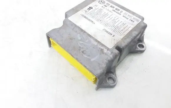 Volkswagen Touran I Airbag control unit/module 1T0909605D