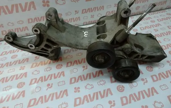 Chevrolet Epica Generator/alternator bracket 
