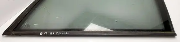 Volkswagen PASSAT B5 Rear side window