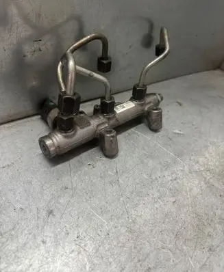 Audi A6 S6 C7 4G Fuel distributor 059130089BT 059130089B
