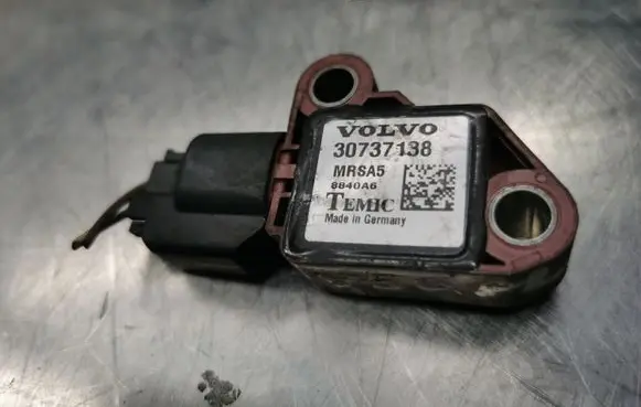 Volvo V50 Airbag deployment crash/impact sensor 30737138