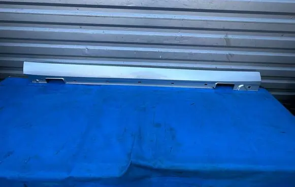 Mercedes-Benz E W212 Foot area side trim A2126900240