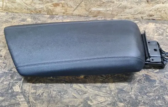 Alfa Romeo Giulia Armrest 156132369
