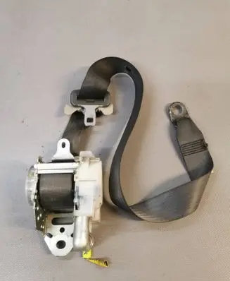 Toyota Prius (XW30) Front seatbelt 