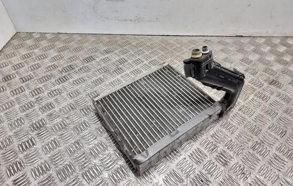 Volvo V70 Air conditioning (A/C) radiator (interior) L5174006