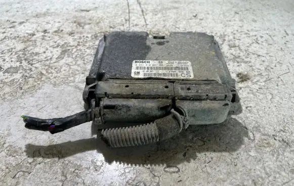Opel Zafira A Engine control unit/module 09133269 28SA4222 0281010021