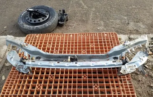 Volvo C70 Top upper radiator support slam panel OEM