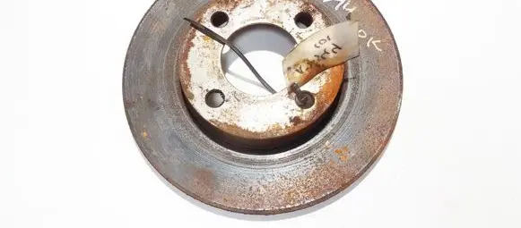 Volkswagen Jetta II Front brake disc neventiliuojamas