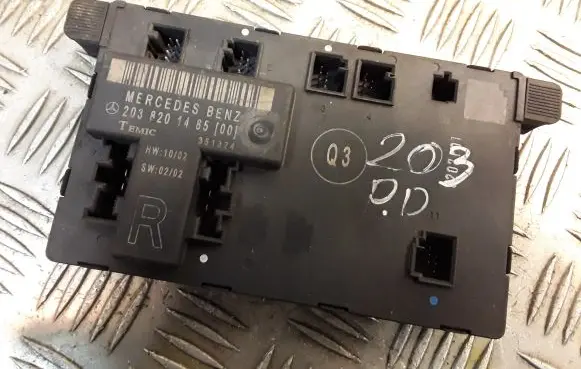 Mercedes-Benz C W203 Door control unit/module 2038201485 A2038201485